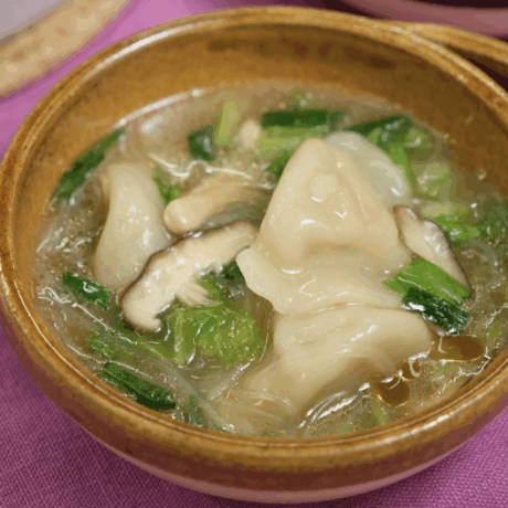 海鮮ふかひれ入りスープで餃子鍋